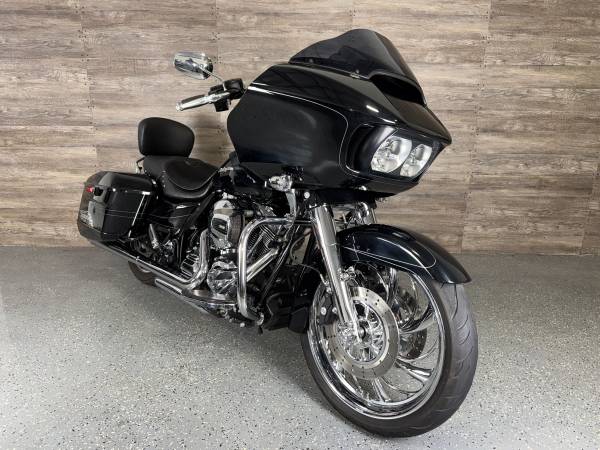 2015 Harley-Davidson, dovoz USA — foto 9 z 12