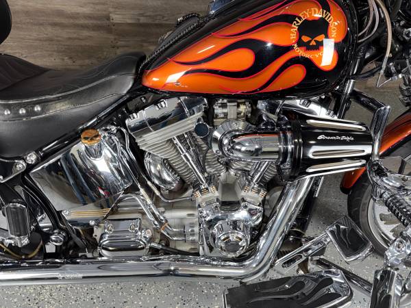 2002 Harley-Davidson, dovoz USA — foto 11 z 12