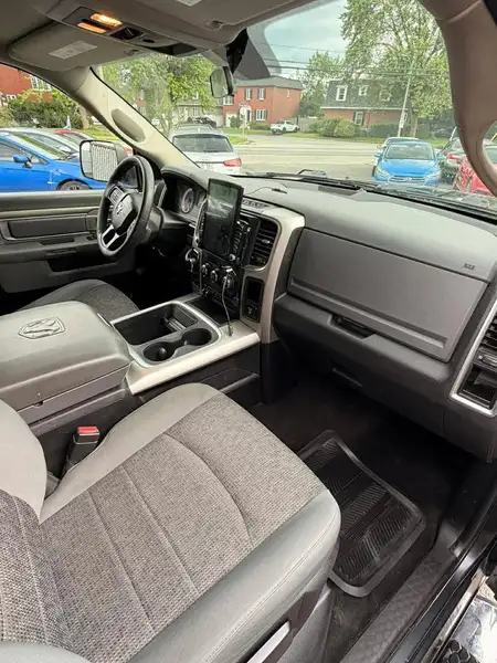 2017 RAM 1500 Crew Cab, 210 000 km, dovoz Kanada — foto 11 z 12