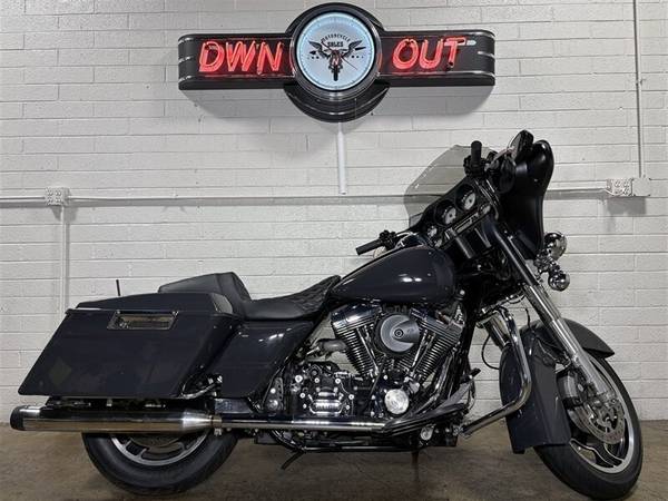 2008 Harley-Davidson, dovoz USA — foto 2 z 11