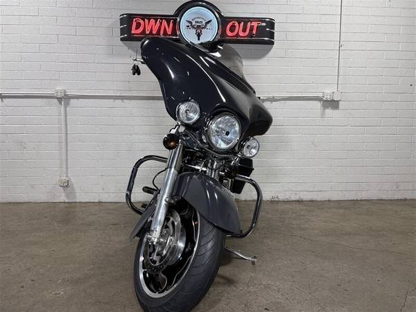 2008 Harley-Davidson, dovoz USA — foto 3 z 11