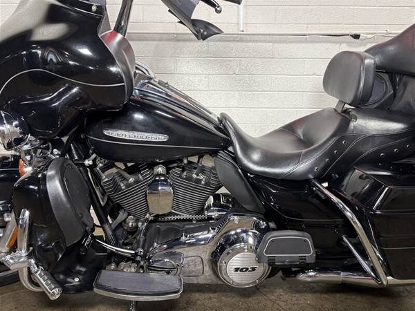 2012 Harley-Davidson, dovoz USA — foto 7 z 11