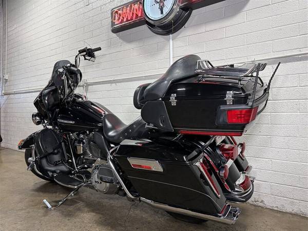 2012 Harley-Davidson, dovoz USA — foto 9 z 11