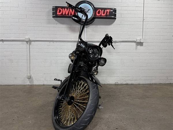 2016 Harley-Davidson, dovoz USA — foto 3 z 11