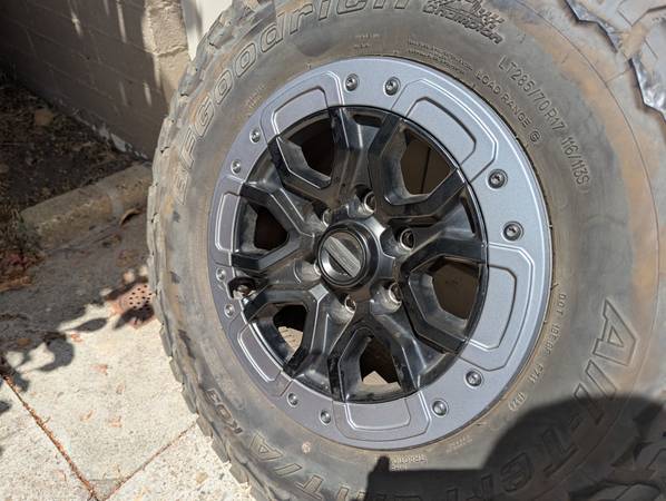 Ford Ranger Raptor OE Beadlock Wheels + BFG KO3 Tires, sada 5, dovoz USA — foto 10 z 12