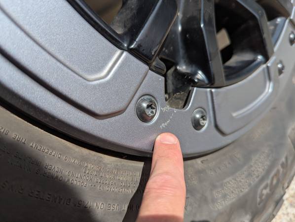 Ford Ranger Raptor OE Beadlock Wheels + BFG KO3 Tires, sada 5, dovoz USA — foto 11 z 12
