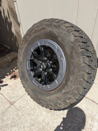 Ford Ranger Raptor OE Beadlock Wheels + BFG KO3 Tires, sada 5, dovoz USA — foto 5 z 12