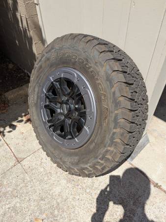 Ford Ranger Raptor OE Beadlock Wheels + BFG KO3 Tires, sada 5, dovoz USA — foto 7 z 12
