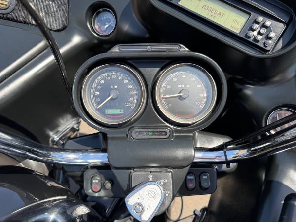 2011 Harley-Davidson, dovoz USA — foto 11 z 12