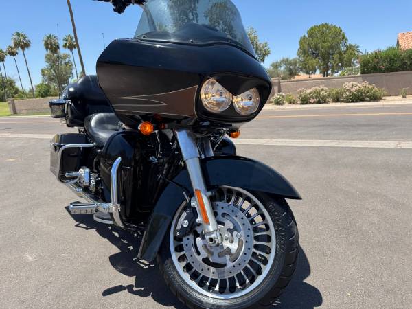 2011 Harley-Davidson, dovoz USA — foto 2 z 12