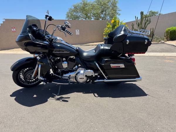 2011 Harley-Davidson, dovoz USA — foto 4 z 12