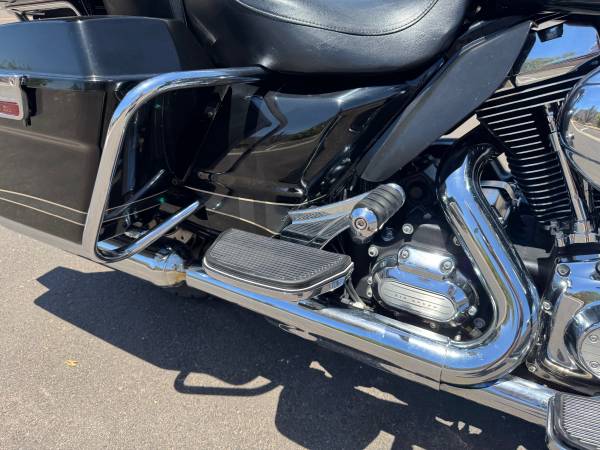 2011 Harley-Davidson, dovoz USA — foto 9 z 12