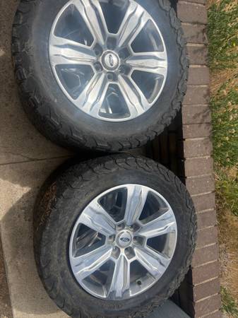 FAST SALE: 20" OE Ford F-150 Platinum Rims & Tires (6x135), dovoz USA — foto 4 z 5