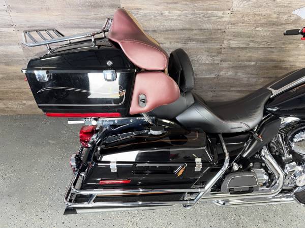2011 Harley-Davidson, dovoz USA — foto 10 z 12