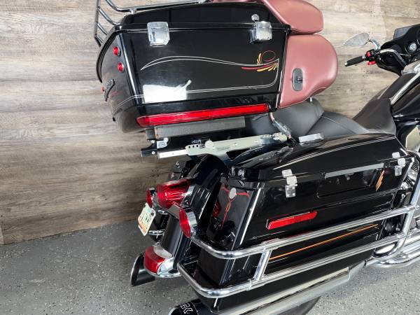 2011 Harley-Davidson, dovoz USA — foto 11 z 12