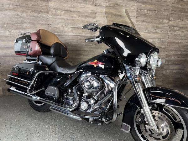2011 Harley-Davidson, dovoz USA — foto 12 z 12