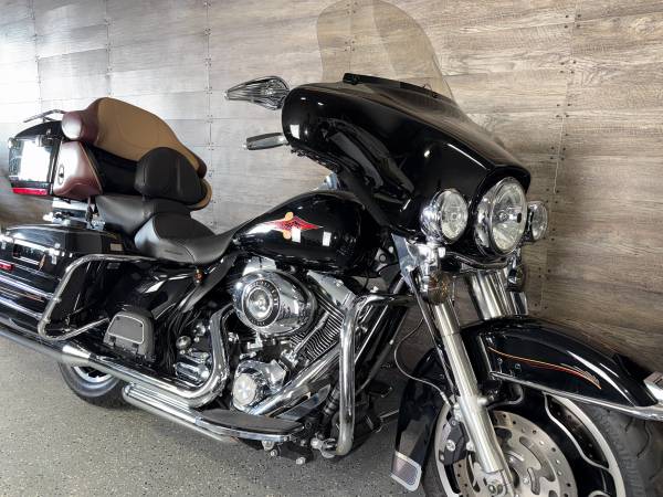 2011 Harley-Davidson, dovoz USA — foto 2 z 12