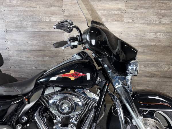 2011 Harley-Davidson, dovoz USA — foto 4 z 12