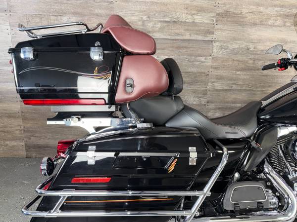 2011 Harley-Davidson, dovoz USA — foto 8 z 12