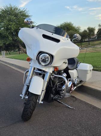 2017 Harley-Davidson, dovoz USA — foto 3 z 3