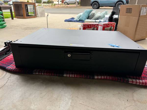 Ford Bronco Cargo Area Lockable Security Drawer, dovoz USA — foto 3 z 5