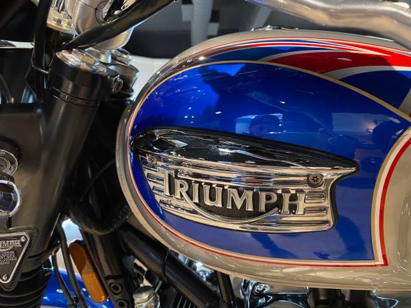 2002 Triumph, dovoz USA — foto 10 z 12