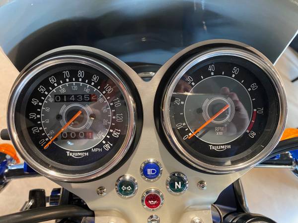 2002 Triumph, dovoz USA — foto 12 z 12