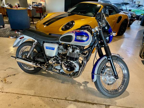 2002 Triumph, dovoz USA — foto 2 z 12