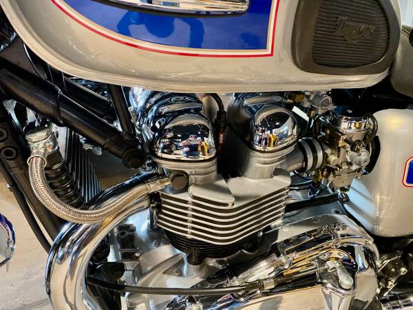 2002 Triumph, dovoz USA — foto 7 z 12