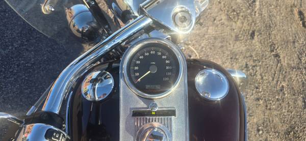 2005 Harley-Davidson, dovoz USA — foto 2 z 9
