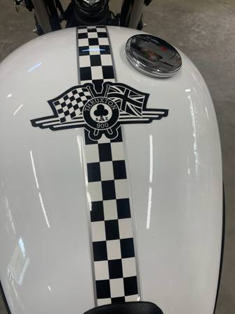 2015 Triumph, dovoz USA — foto 8 z 12
