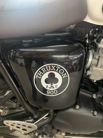 2015 Triumph, dovoz USA — foto 9 z 12