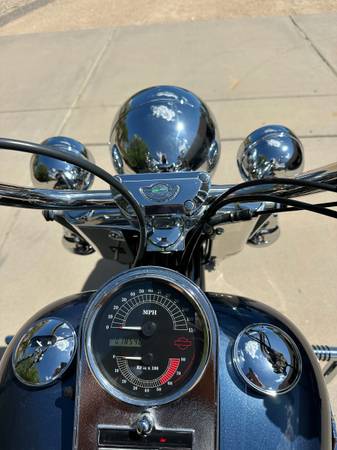 2003 Harley-Davidson, dovoz USA — foto 10 z 12
