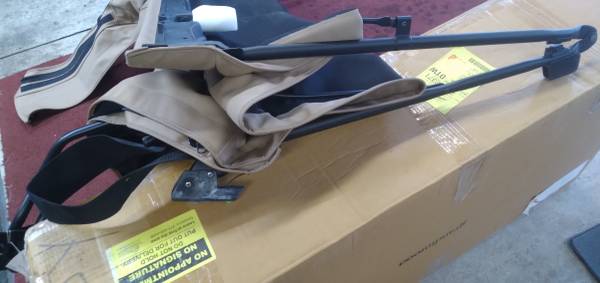 Jeep Wrangler 4 dr Fabric top nový OE w/top hard ware OTHER ITEMS, dovoz USA — foto 2 z 12