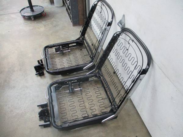 1963 CORVETTE SEAT FRAMES, dovoz USA — foto 3 z 5