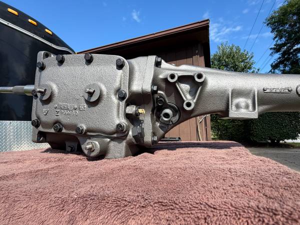 Freshly rebuilt Mopar A-833, 23 spline 4-Speed převodovka for 1966 through 196, dovoz USA — foto 2 z 8