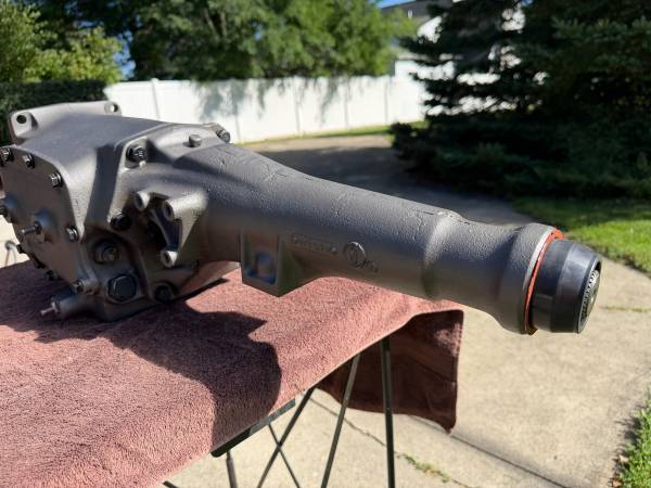 Freshly rebuilt Mopar A-833, 23 spline 4-Speed převodovka for 1966 through 196, dovoz USA — foto 4 z 8
