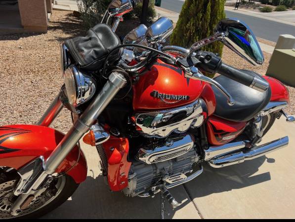 Triumph, dovoz USA — foto 3 z 3