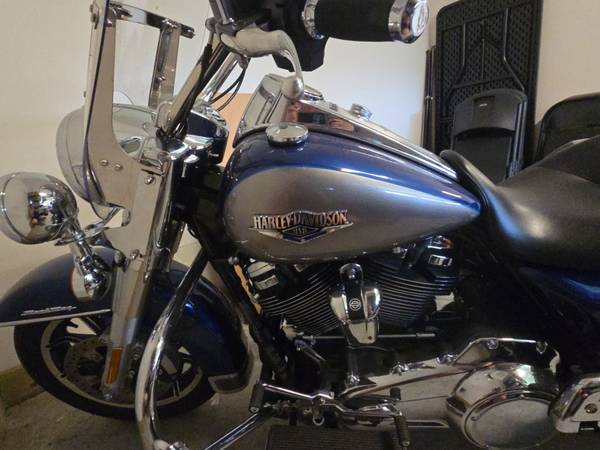 2017 Harley-Davidson, dovoz USA — foto 2 z 4
