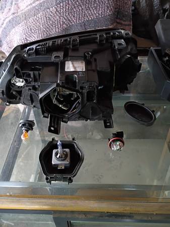 07' - 11' BMW X3 OE levý světlomet komplet, dovoz USA — foto 3 z 3