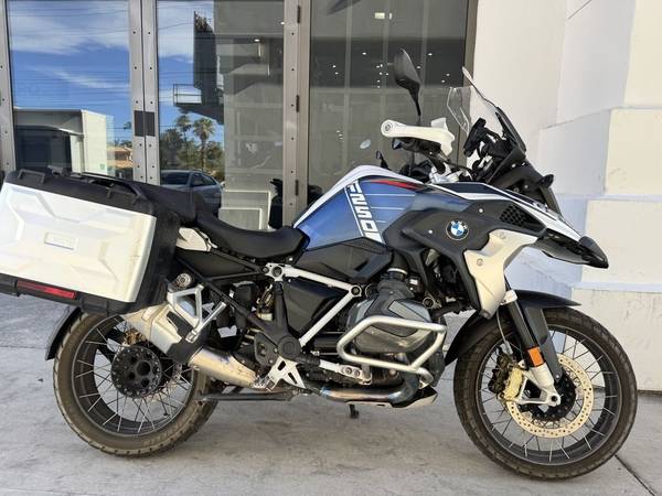 2023 BMW, dovoz USA — foto 2 z 12