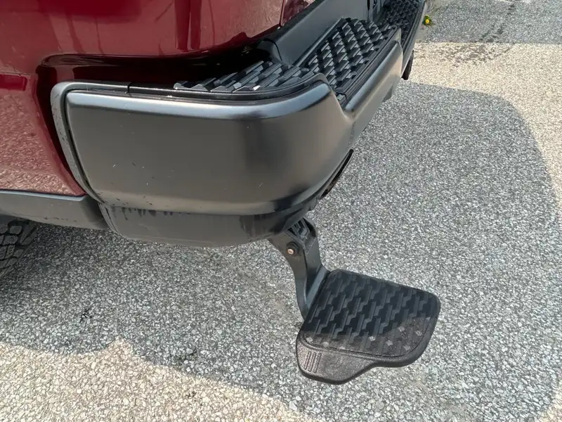 2025 RAM 1500 WARLOCK, červená, 18 303 km, dovoz Kanada — foto 4 z 12