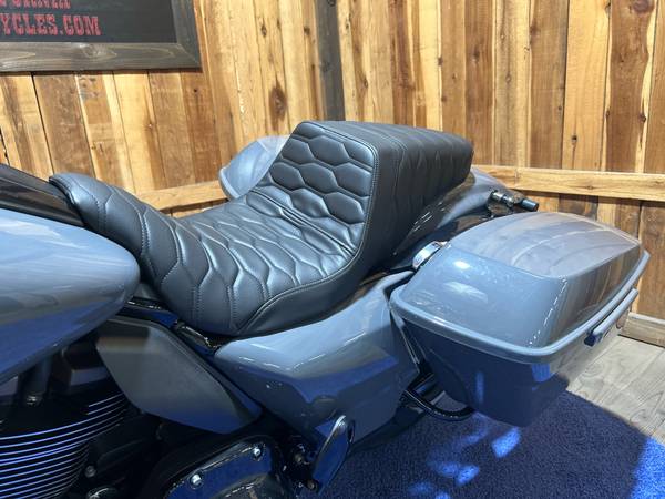 2022 Harley-Davidson, dovoz USA — foto 3 z 12