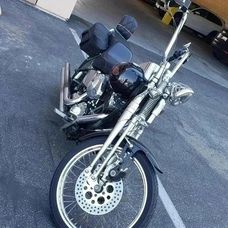 2001 Harley-Davidson, dovoz USA — foto 2 z 4