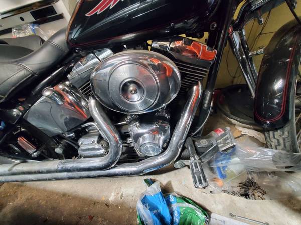2001 Harley-Davidson, dovoz USA — foto 4 z 4