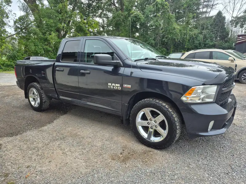 2017 RAM 1500 Express, šedá, 210 312 km, dovoz Kanada — foto 3 z 12