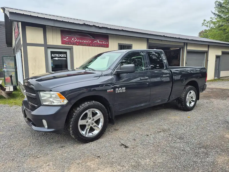 2017 RAM 1500 Express, šedá, 210 312 km, dovoz Kanada — foto 4 z 12