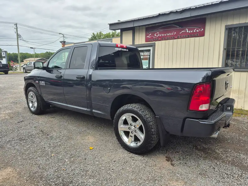 2017 RAM 1500 Express, šedá, 210 312 km, dovoz Kanada — foto 8 z 12
