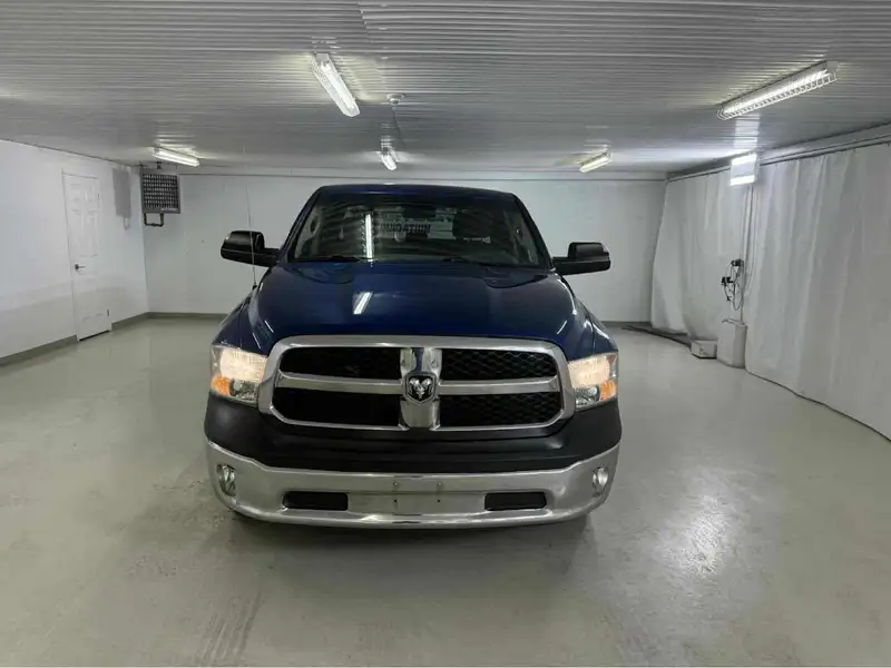 2016 RAM 1500 ST, modrá, 158 500 km, dovoz Kanada — foto 2 z 12