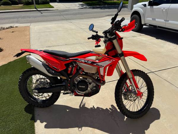 2022 Beta, dovoz USA — foto 2 z 5